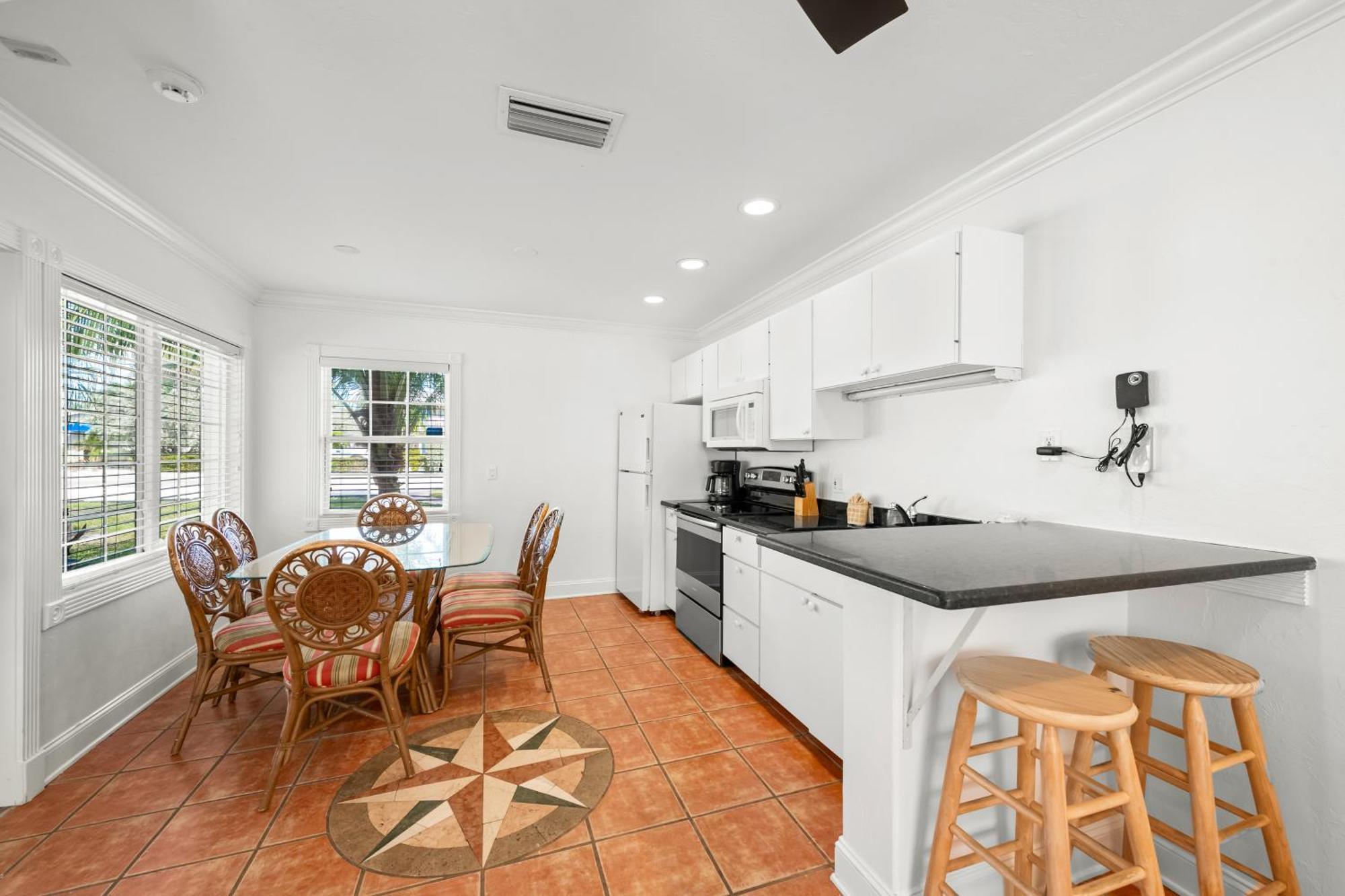 Tropic Isle At Anna Maria Island Inn Bradenton Beach Exterior foto