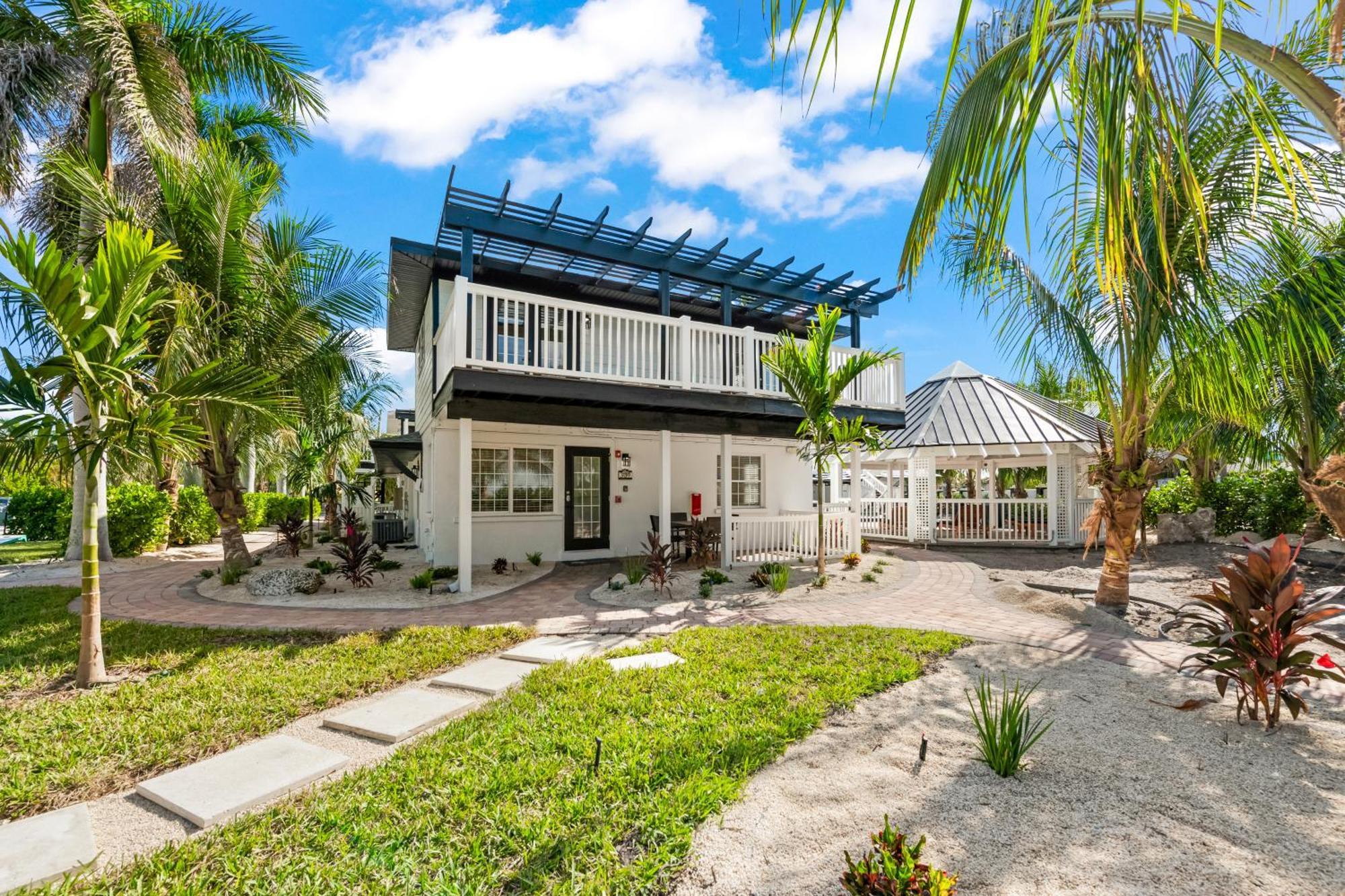 Tropic Isle At Anna Maria Island Inn Bradenton Beach Exterior foto